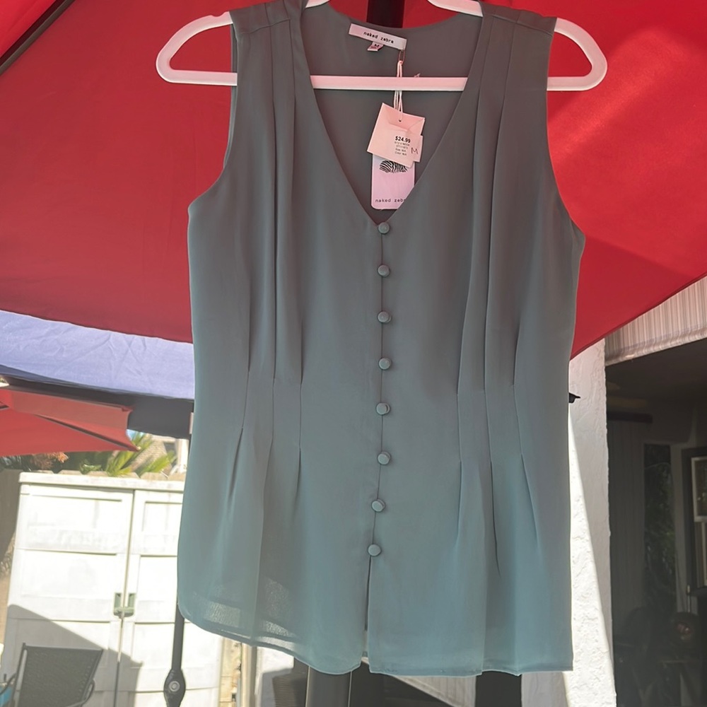 Ladies sleeveless blouse